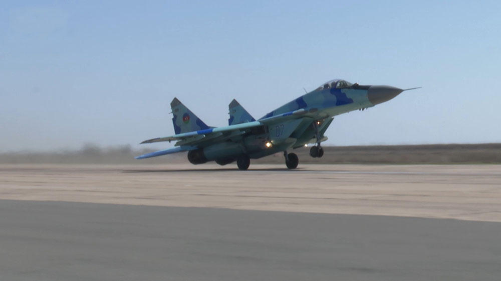 Azerbaijan Air Force holds drills [VIDEO]