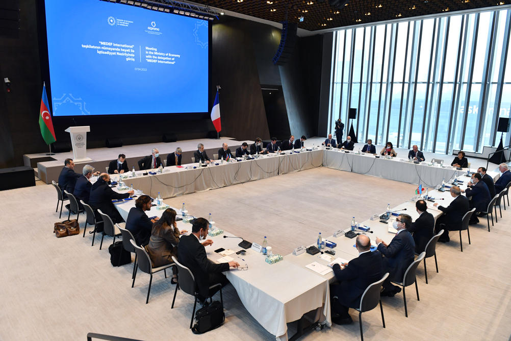 Azerbaijan, France eye business ties dev’t [PHOTO]