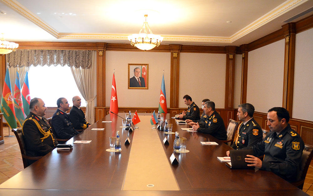 Azerbaijan, Turkey discuss future military cooperation [PHOTO]