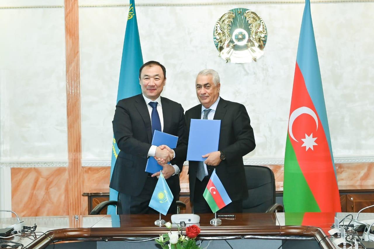 Azerbaijan, Kazakhstan ink logistics cooperation accord