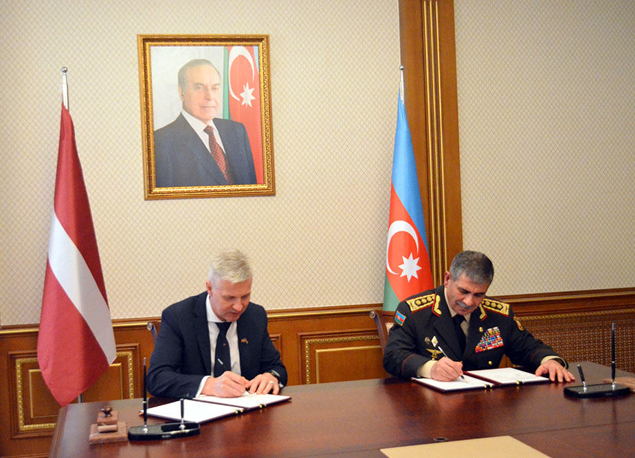 Azerbaijan, Latvia ink military cooperation accord [PHOTO]