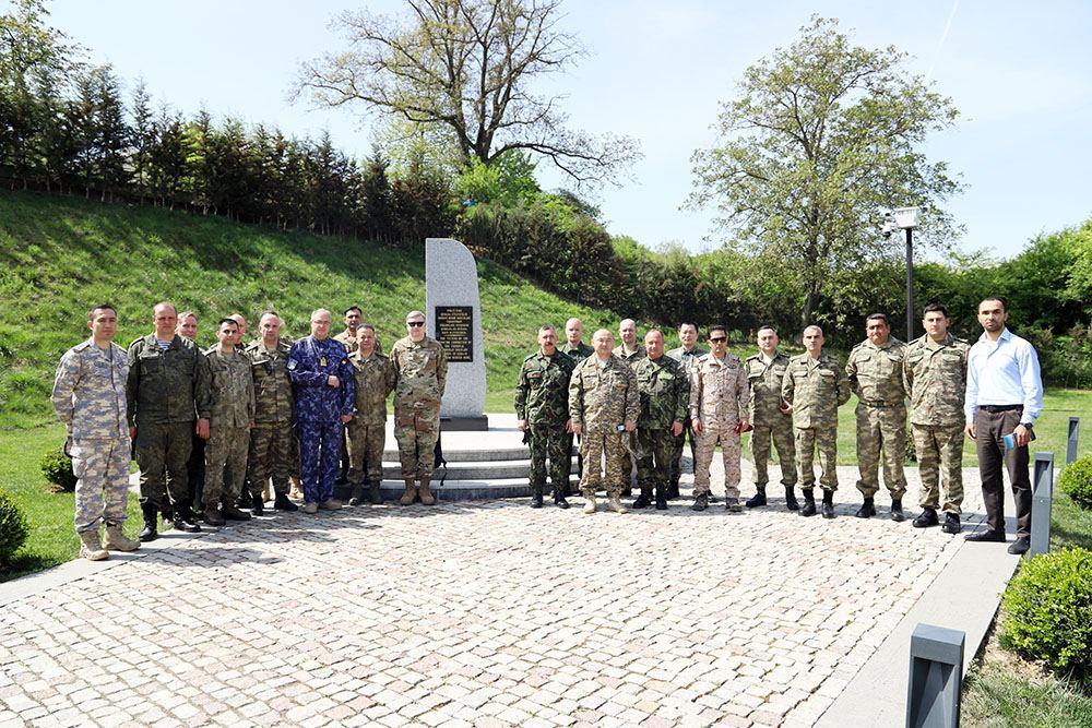 Military attaches visit military unit Azerbaijany army [PHOTO] - Gallery Image