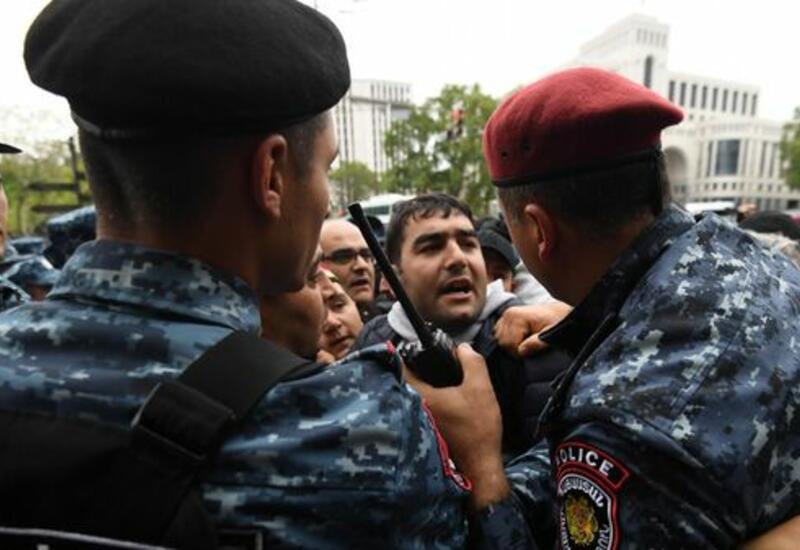 Opposition rallies in Yerevan drive country deeper into isolation