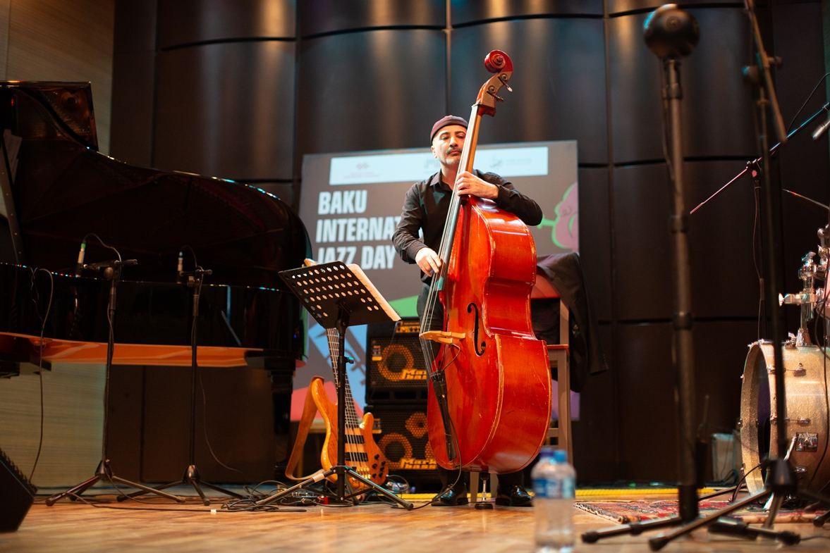 Ruslan Aghababayev's jazz trio shines at Mugham Center [PHOTO/VIDEO] - Gallery Image