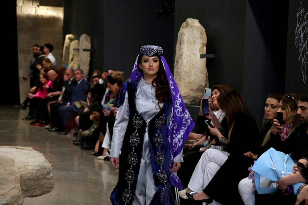 Traditional gowns stun fashionistas [PHOTO] - Gallery Image