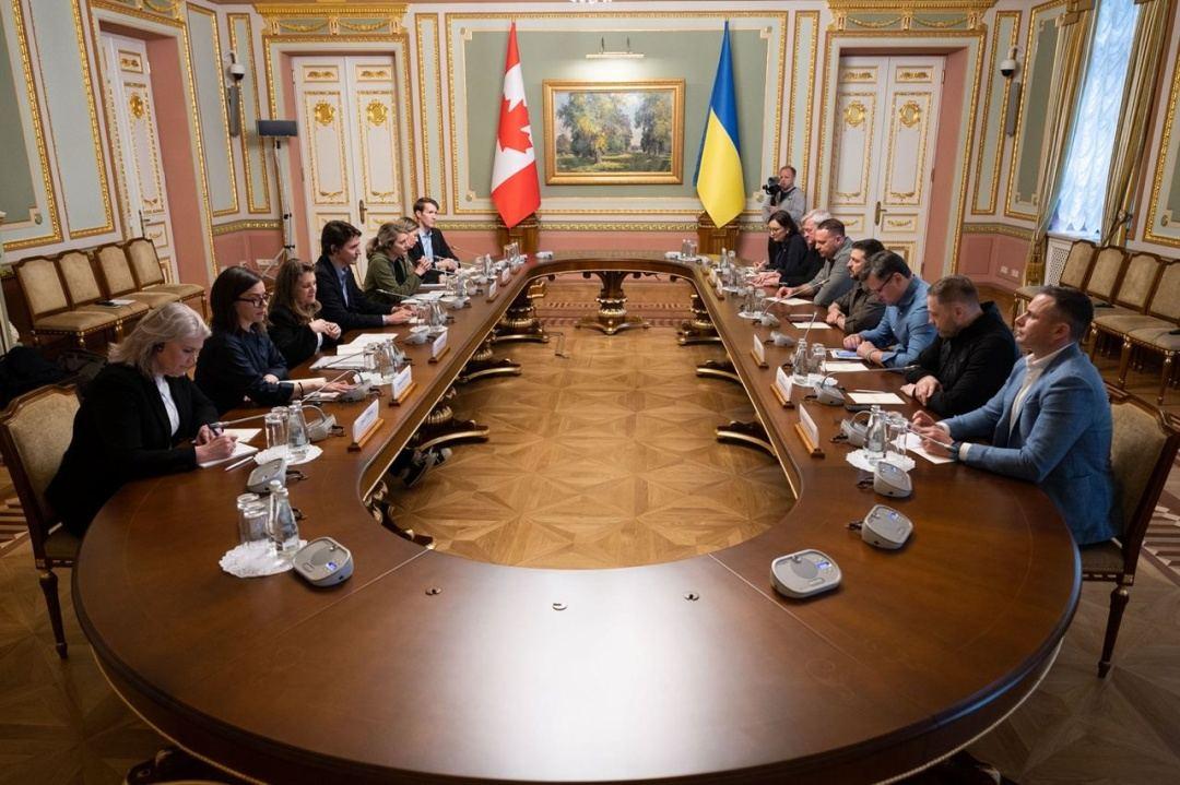 Zelensky meets with Prime Minister of Canada in Kyiv