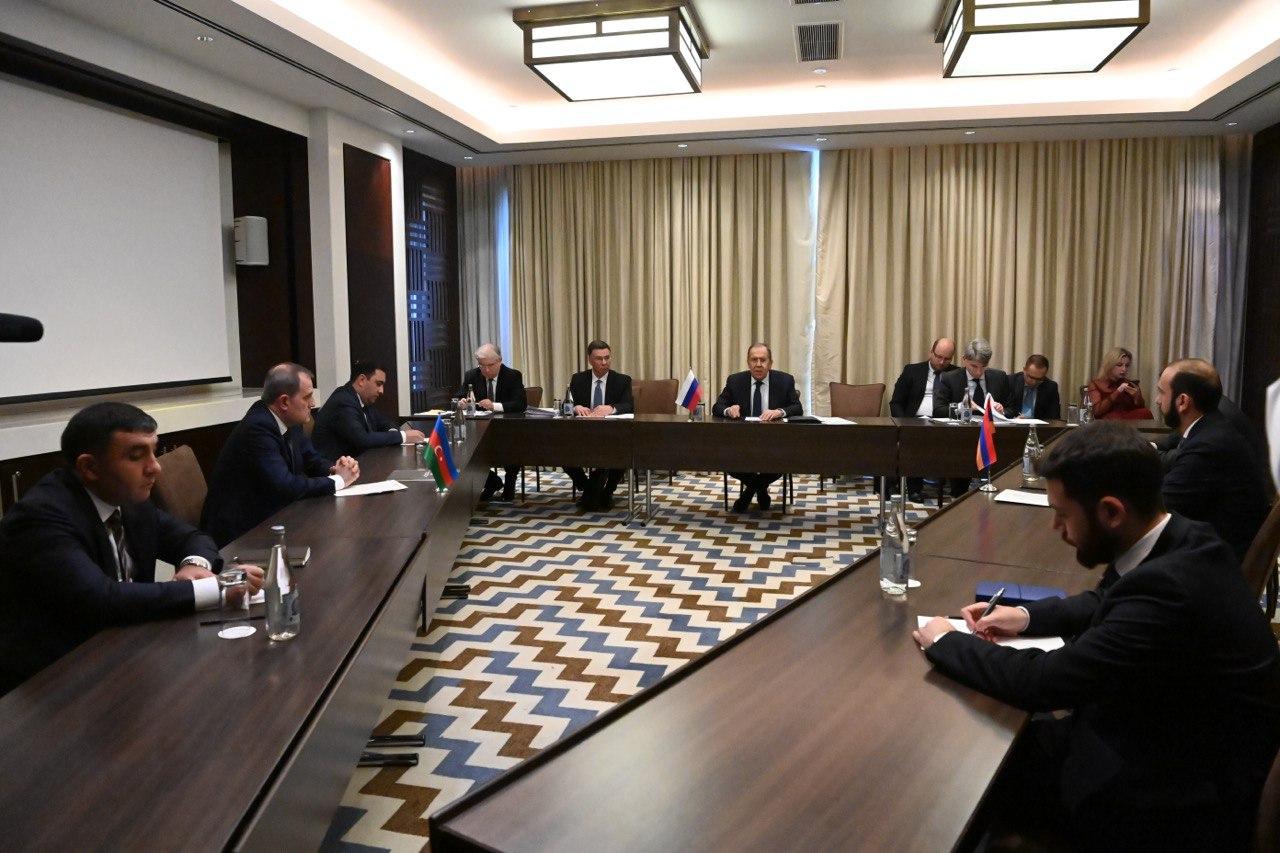 Amid normalization talks, Azerbaijan, Armenia brace for first meeting of border commissions in Moscow [PHOTO]