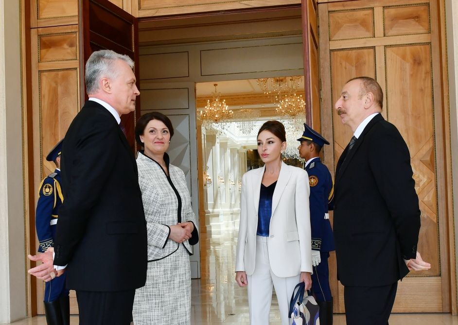 Azerbaijani President, his wife host official dinner in honor of Lithuanian President, his wife [UPDATE] - Gallery Image