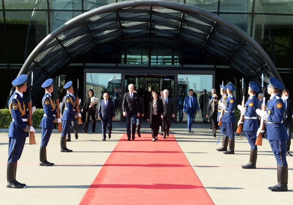 Lithuanian President ends visit to Azerbaijan [PHOTO] - Gallery Image