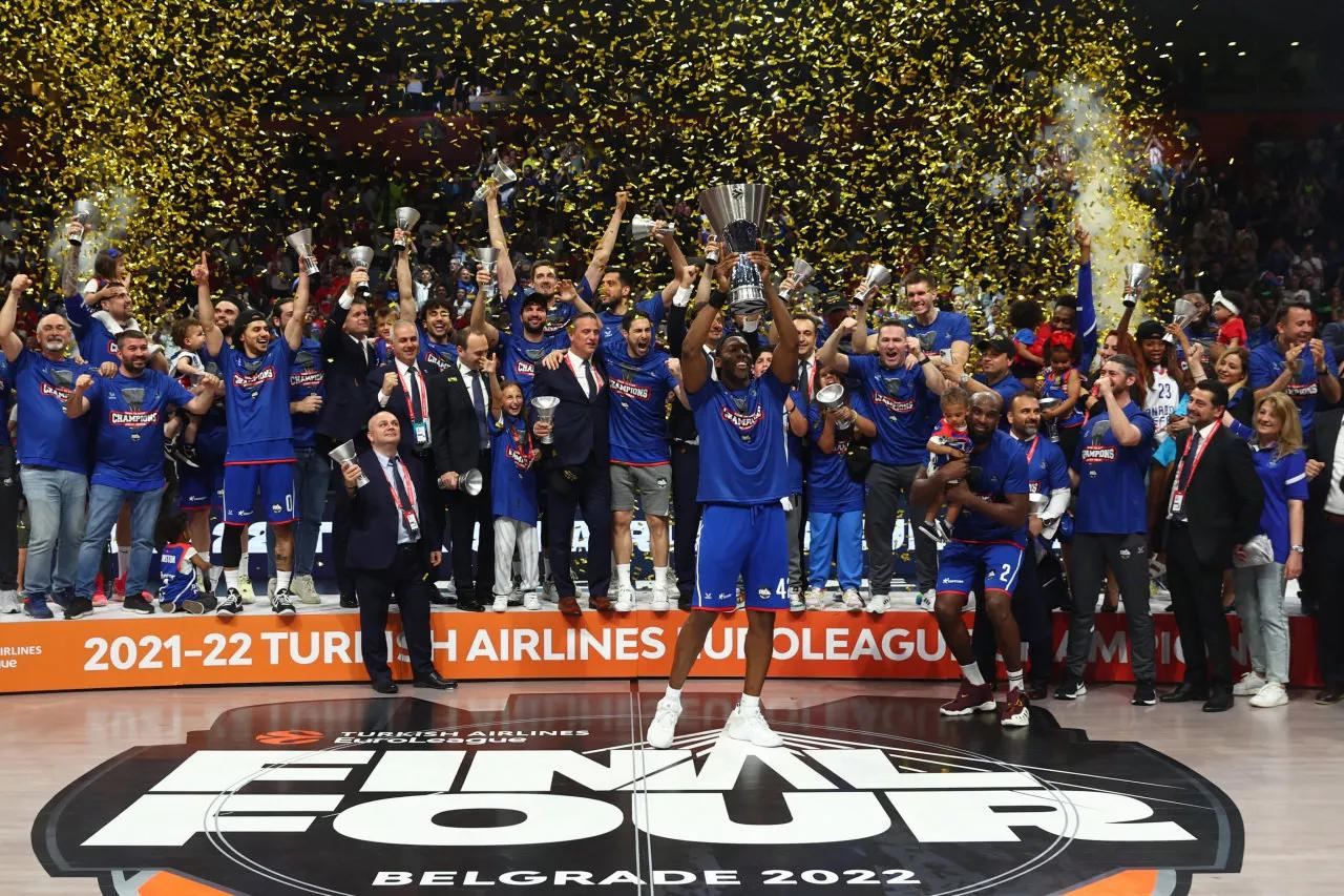 Anadolu Efes become EuroLeague champions