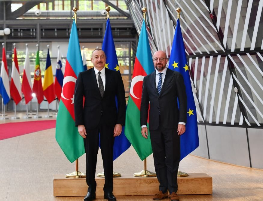 Ahead of meeting Armenian premier, Azerbaijani leader, EC President mull peace process [PHOTO]