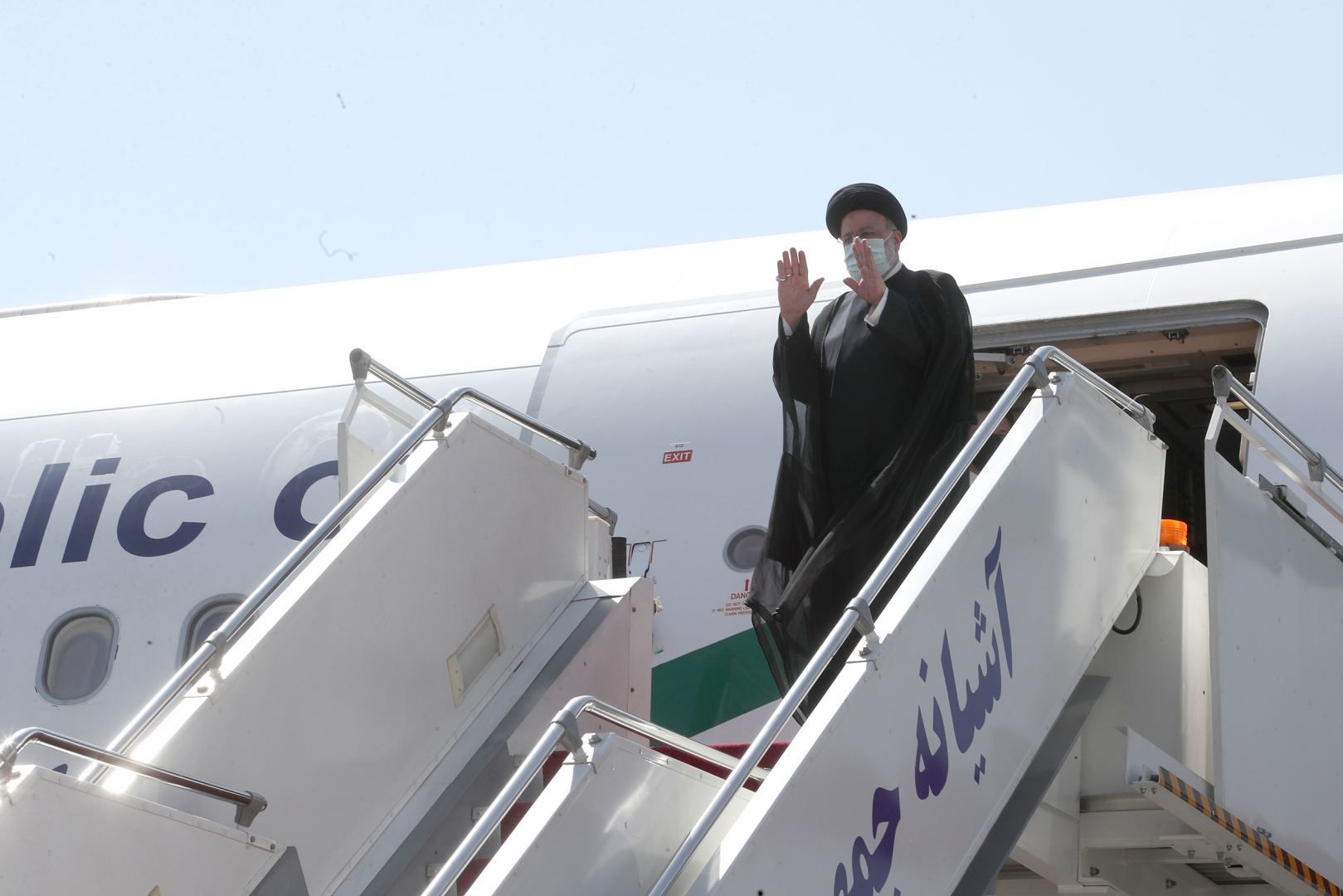 Iran President leaves for Oman