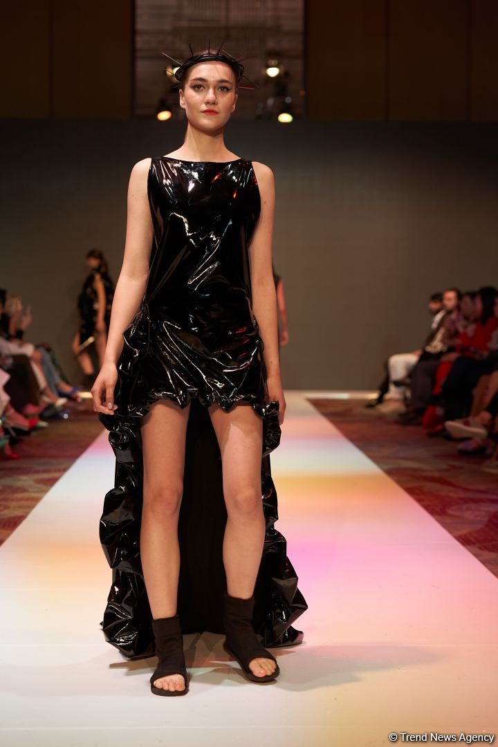 AFW Int'l and local brands present bold fashion looks - Gallery Image