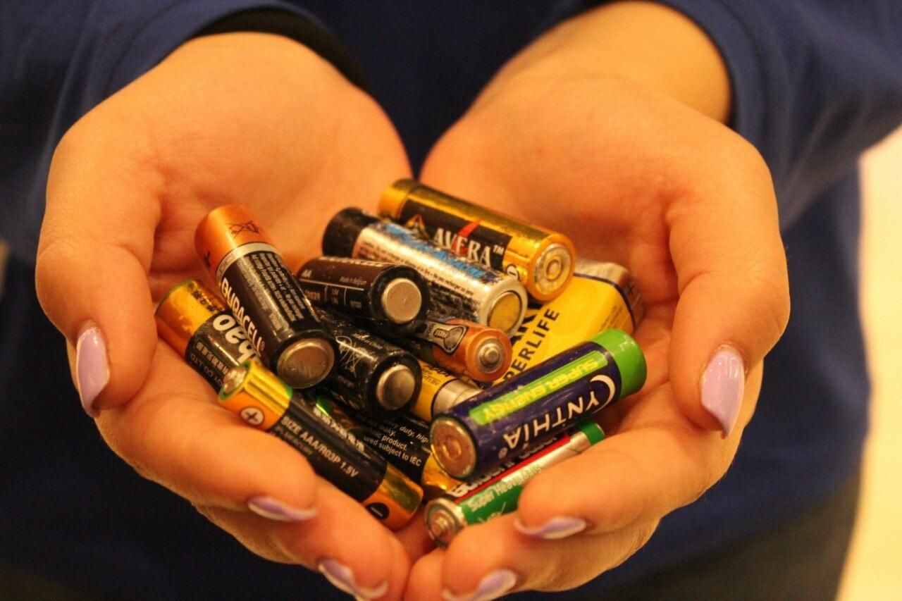 Step towards greener future: country recycles batteries [PHOTO]