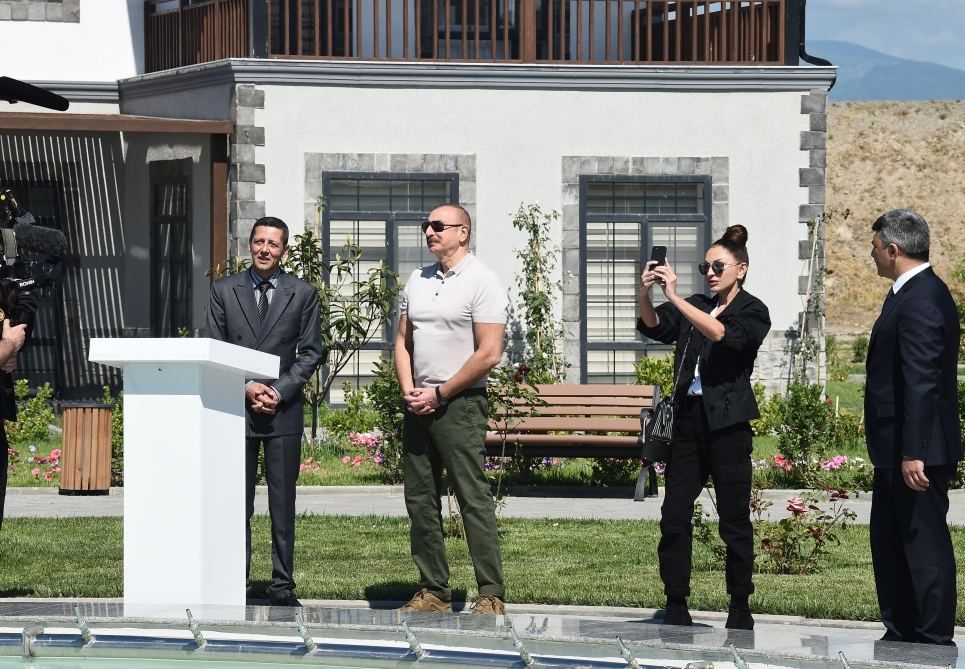 President Ilham Aliyev and First Lady Mehriban Aliyeva attend opening ceremony of first stage of “Smart Village” project in Zangilan district [PHOTO/VIDEO]