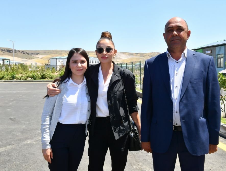 President Ilham Aliyev and First Lady Mehriban Aliyeva attend opening ceremony of first stage of “Smart Village” project in Zangilan district [PHOTO/VIDEO] - Gallery Image