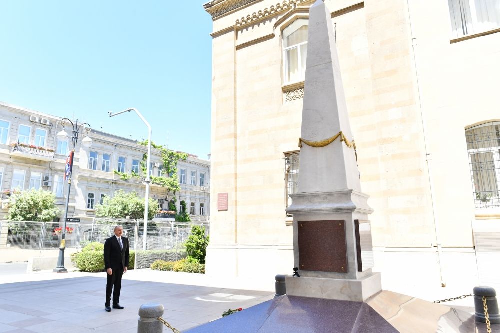 President Ilham Aliyev visited monument to Azerbaijan Democratic Republic [PHOTO]