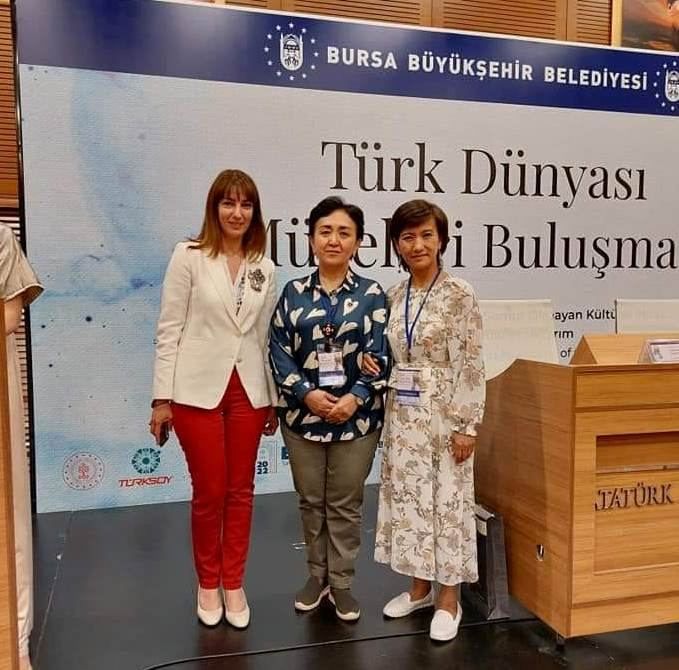 Carpet Museum represented at meeting in Bursa [PHOTO] - Gallery Image