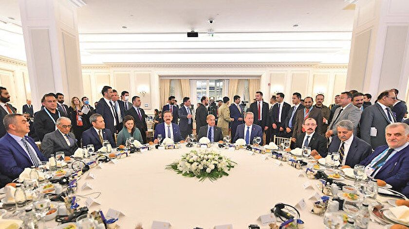 Pakistani premier invites Turkish businesses to invest in his country