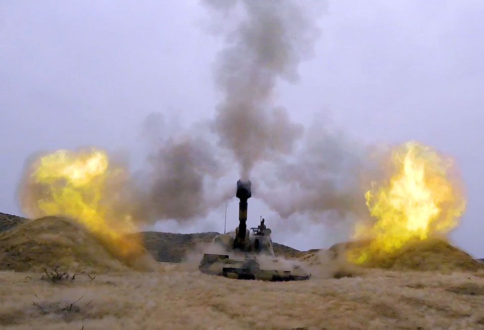 Azerbaijani army's rocket, artillery units hold live-fire tactical drills [VIDEO]