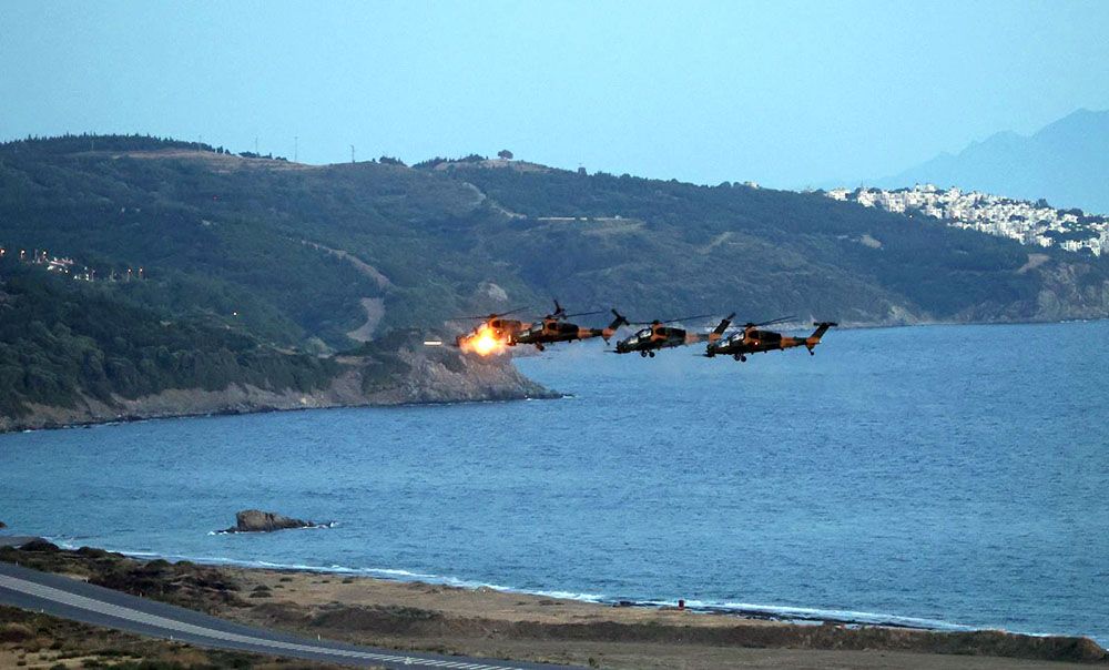 Azerbaijani defense chief watches Efes-2022 int’l drills in Turkiye [PHOTO] - Gallery Image