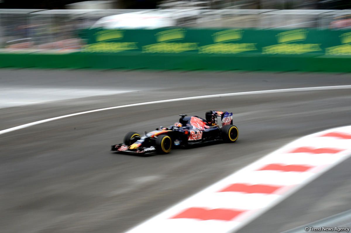 Second training session of F1 drivers kicks off within Formula 1 Azerbaijan Grand Prix 2022