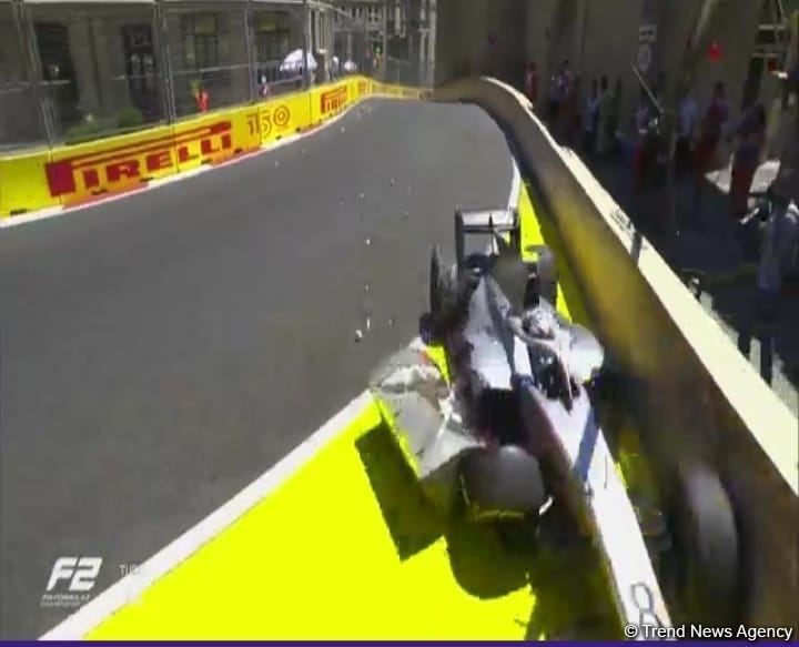 Another accident takes place within main Formula 2 race in Baku [PHOTO]