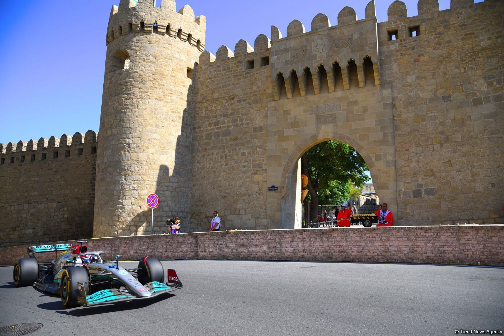 Keen on holding Formula 1 after 2024, Baku City Circuit kicks off talks [PHOTO]