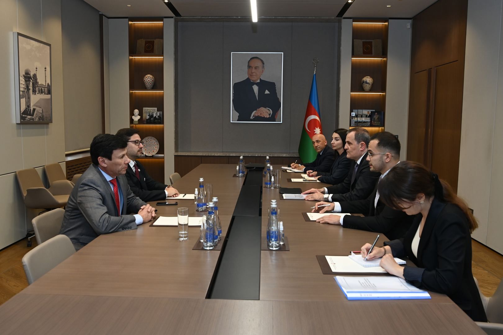 Azerbaijan, Paraguay discuss bilateral relations, regional issues [PHOTO]