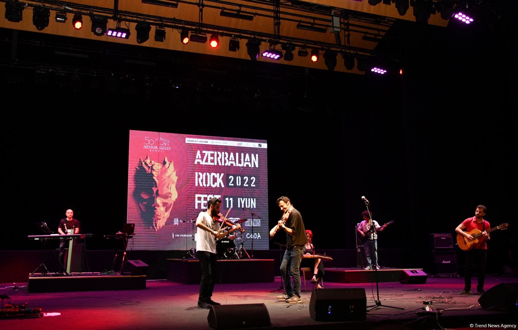 Rock stars delight music fans in Baku [PHOTO/VIDEO]