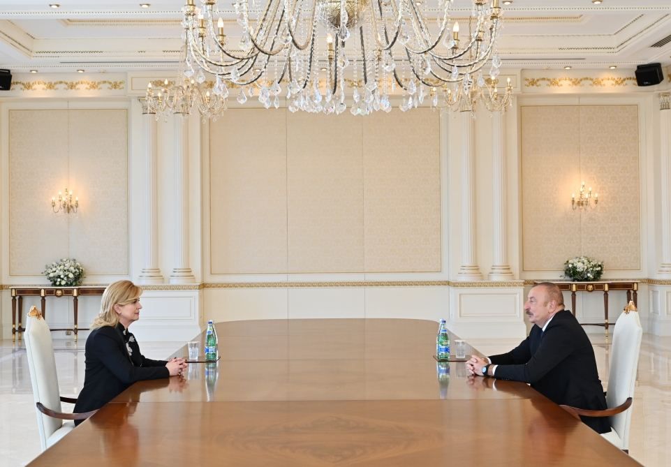 Azerbaijani leader receives former president of Croatia [UPDATE]