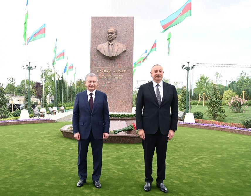 Azerbaijani, Uzbek presidents open Heydar Aliyev Square in Tashkent [UPDATE]