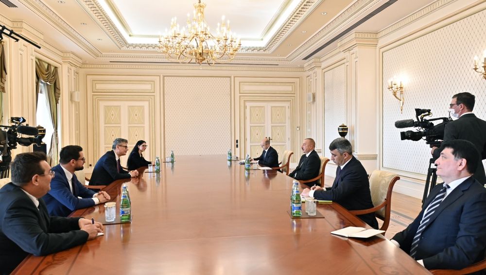 President Ilham Aliyev receives Romanian delegation [UPDATE]