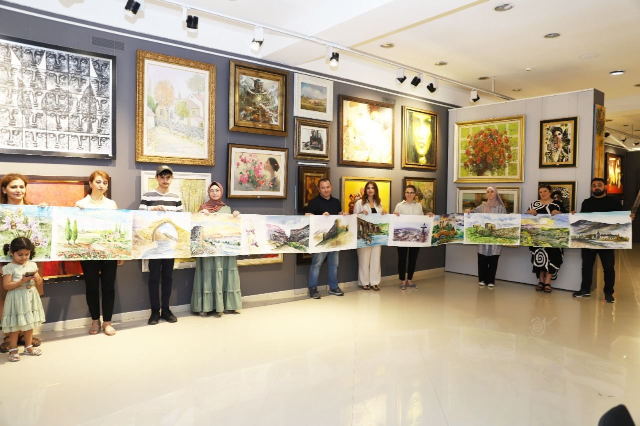 Spectacular watercolor performance shown in Baku [PHOTO] - Gallery Image