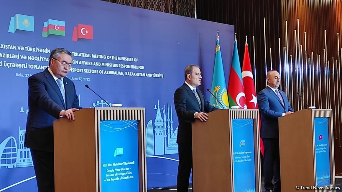 Azerbaijani FM talks plans of expansion capabilities of BTK railway corridor [PHOTO]