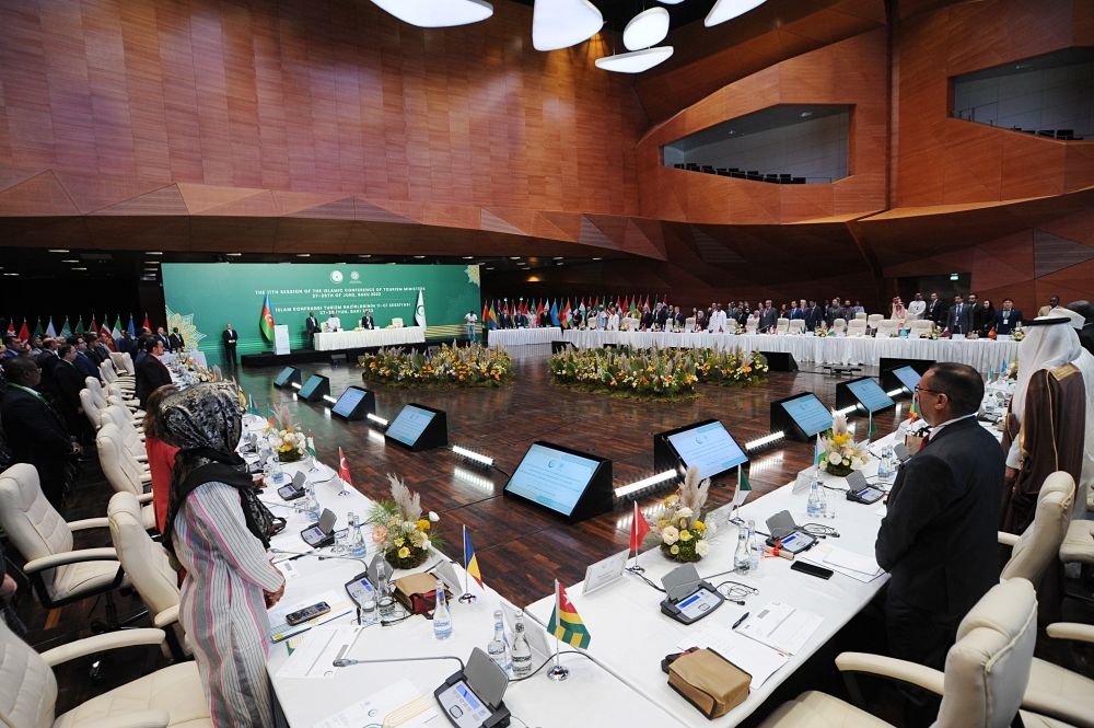 Baku hosts OIC conference on promoting tourism [PHOTO]