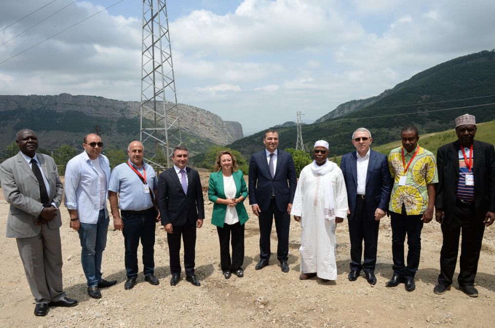 OIC Baku conference participants visit liberated lands