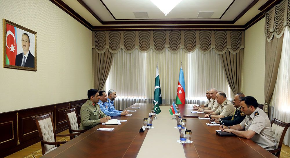 Azerbaijani, Pakistani top brass eye boosting military cooperation [PHOTO]