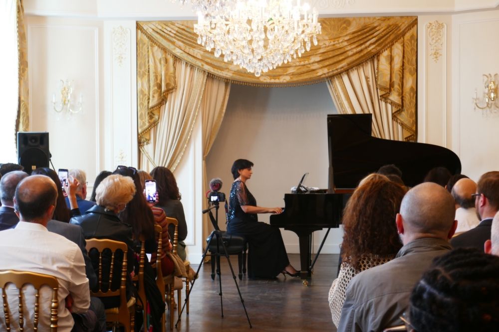 National pianist thrills Parisians with soul-stirring music [PHOTO]