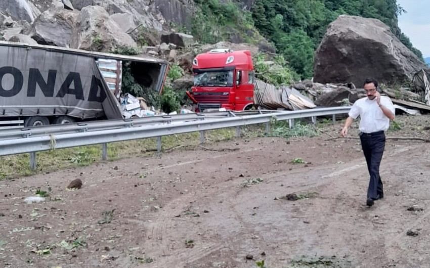 Azerbaijani driver dies following landslide in Türkiye - ABADA