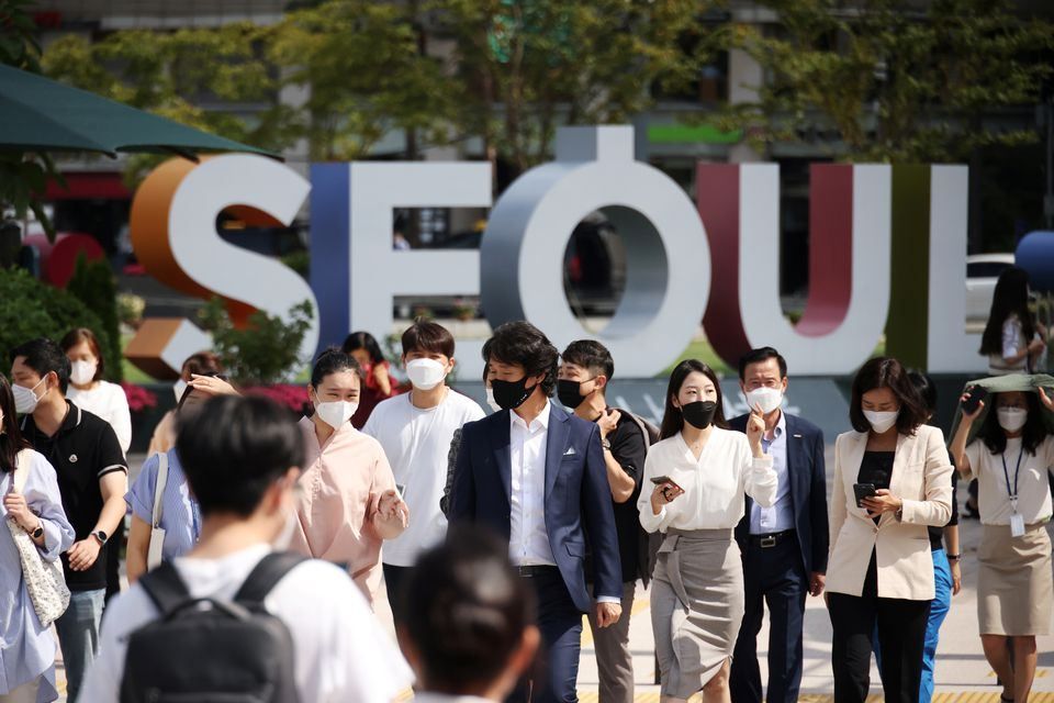 S.Korea reports 10,059 new COVID-19 cases