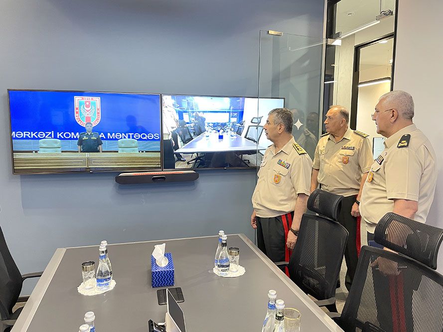 Azerbaijani defense chief commissions cybersecurity operations center [PHOTO/VIDEO] - Gallery Image