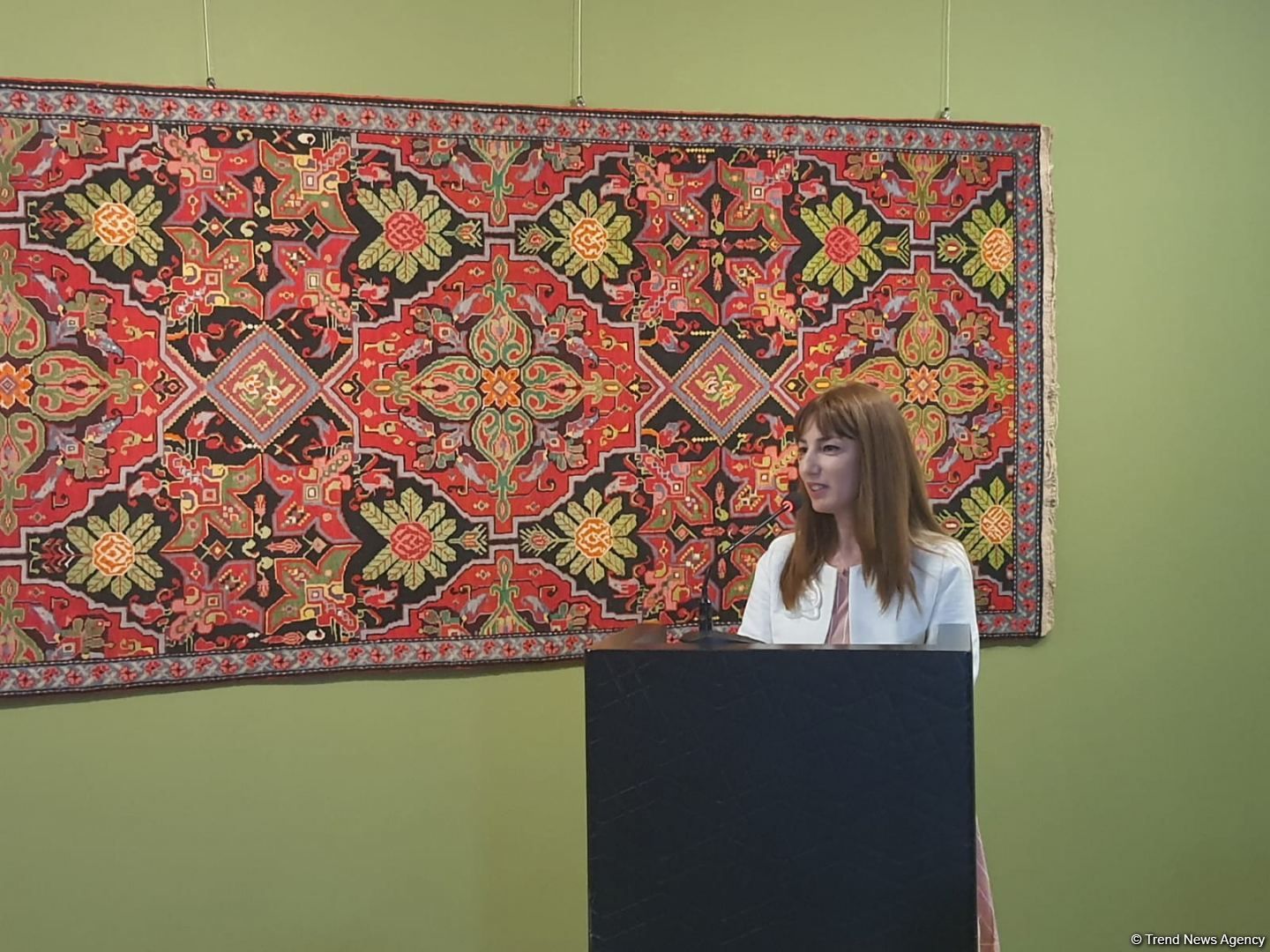 Magnificent Shusha's carpet on display in Baku [PHOTO]