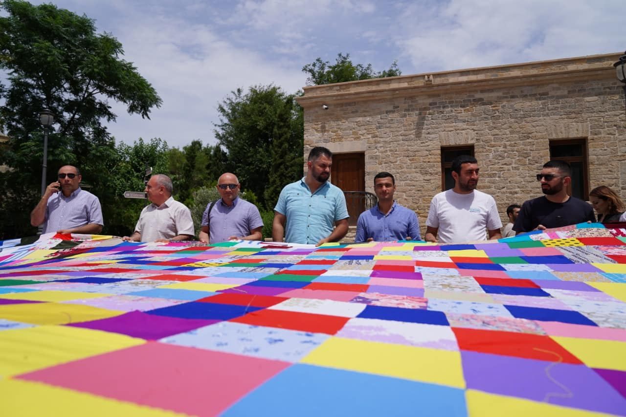 Gurama: Giant patchwork showcased in Baku [PHOTO] - Gallery Image