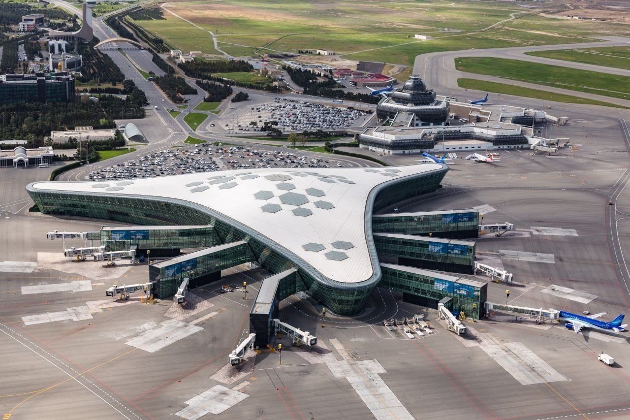 Malaysian flight makes emergency landing in Baku