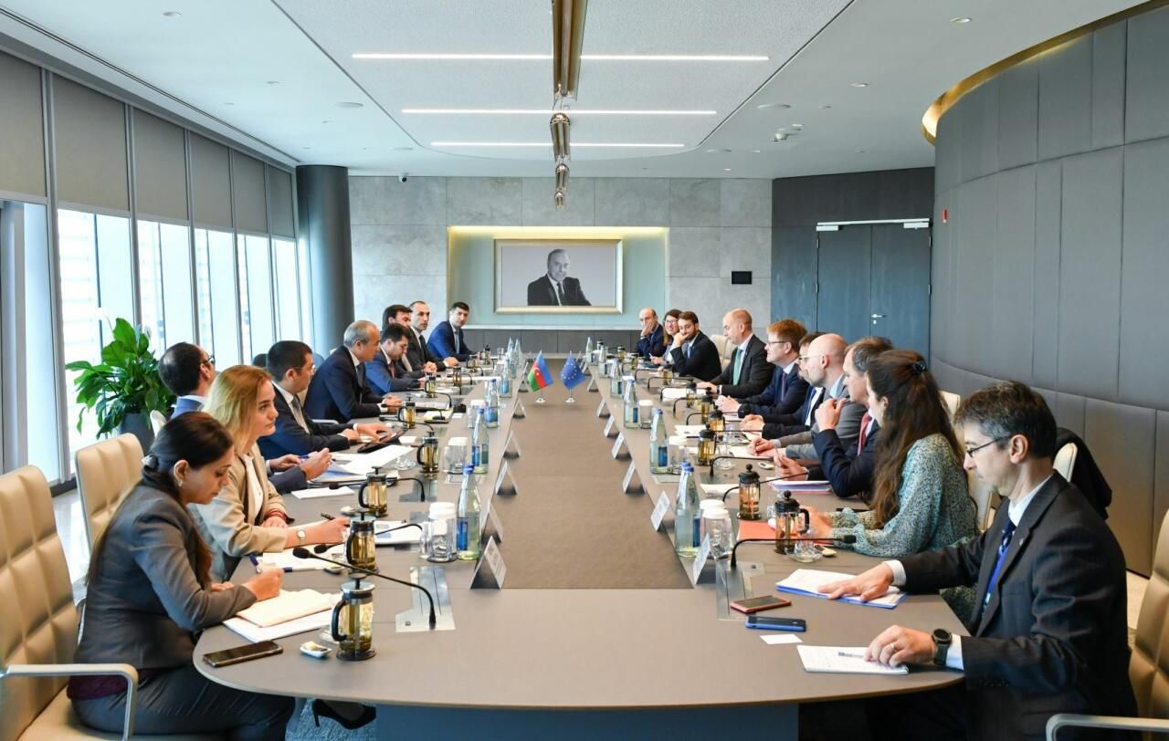Azerbaijan, EU discuss setting up a working group in investment identification area [PHOTO]
