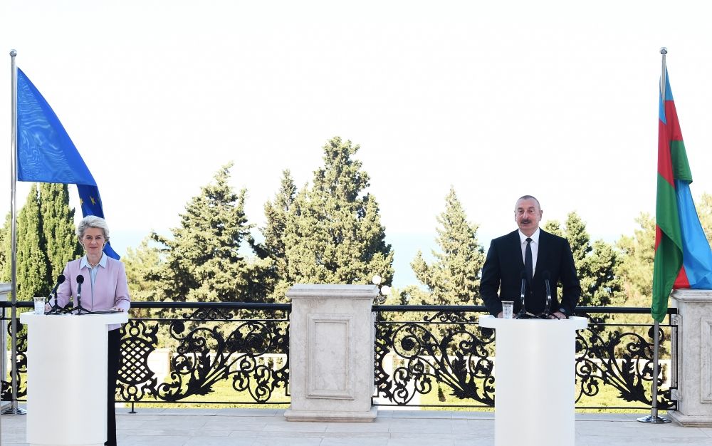 President Ilham Aliyev, President of European Commission make press statements [UPDATE]
