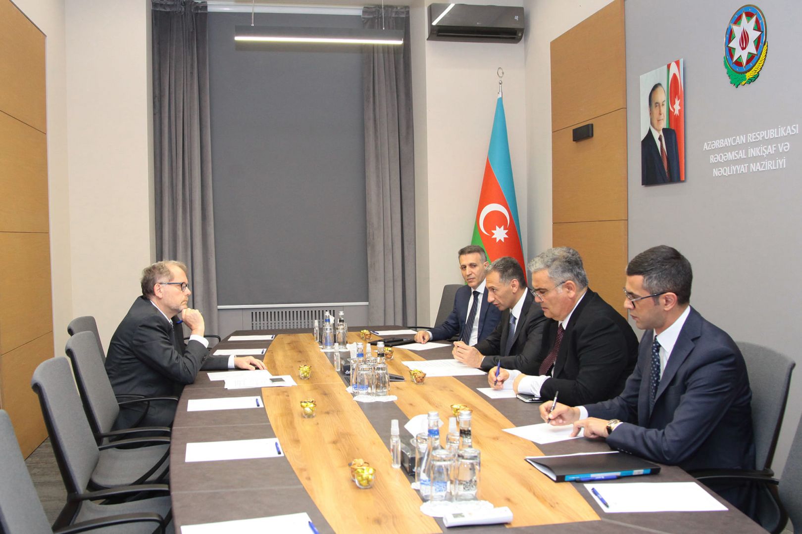 Azerbaijan, OTIF discuss cooperation, transport, transit opportunities