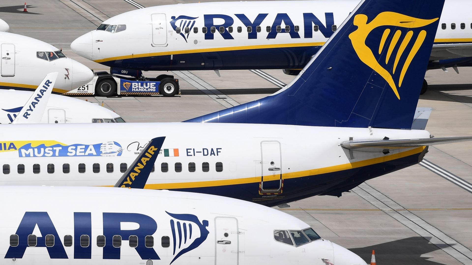 Ryanair unsure of return to pre-COVID profit this year, tops Q1 estimates