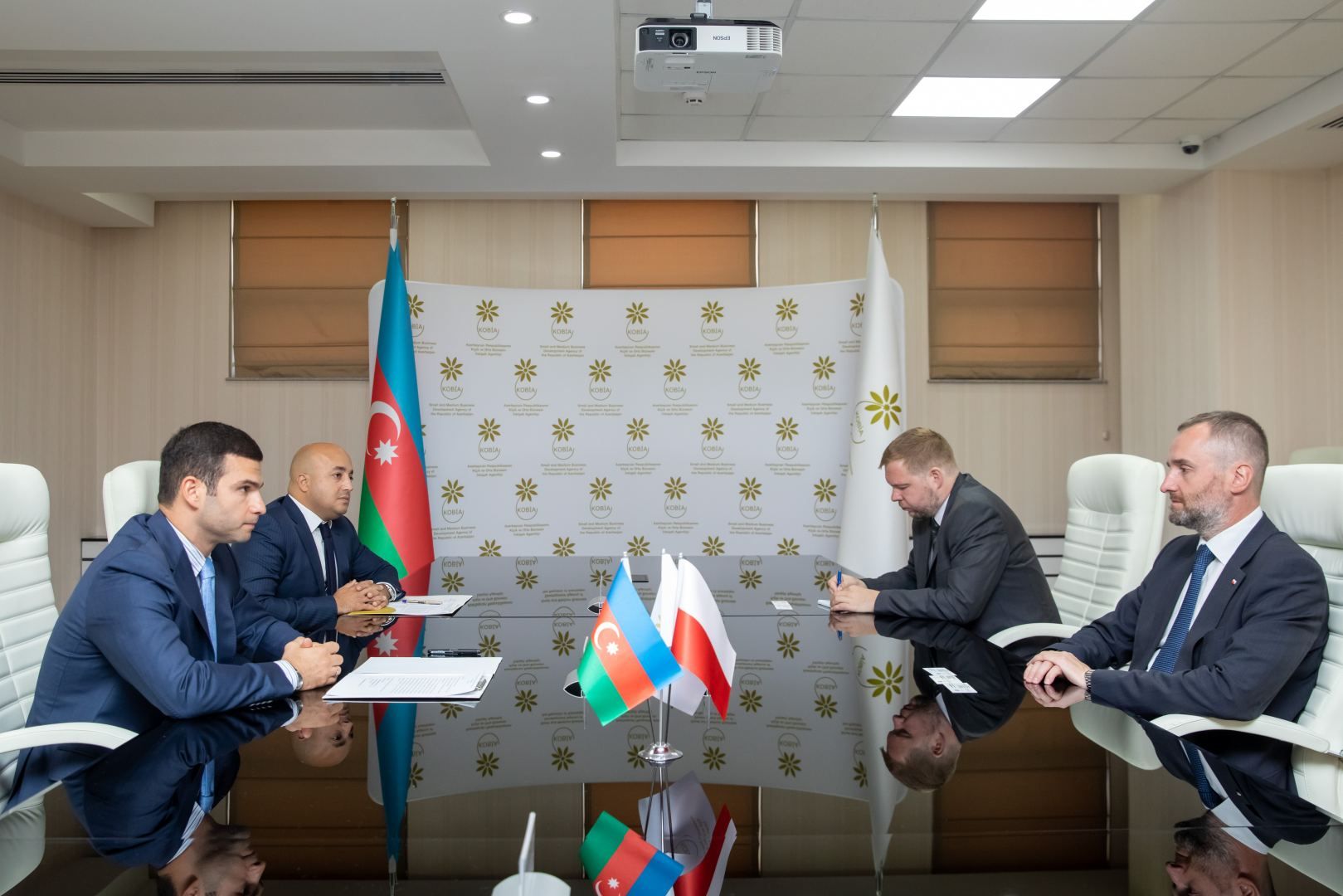 Baku, Warsaw discuss SMBs cooperation opportunities [PHOTO]